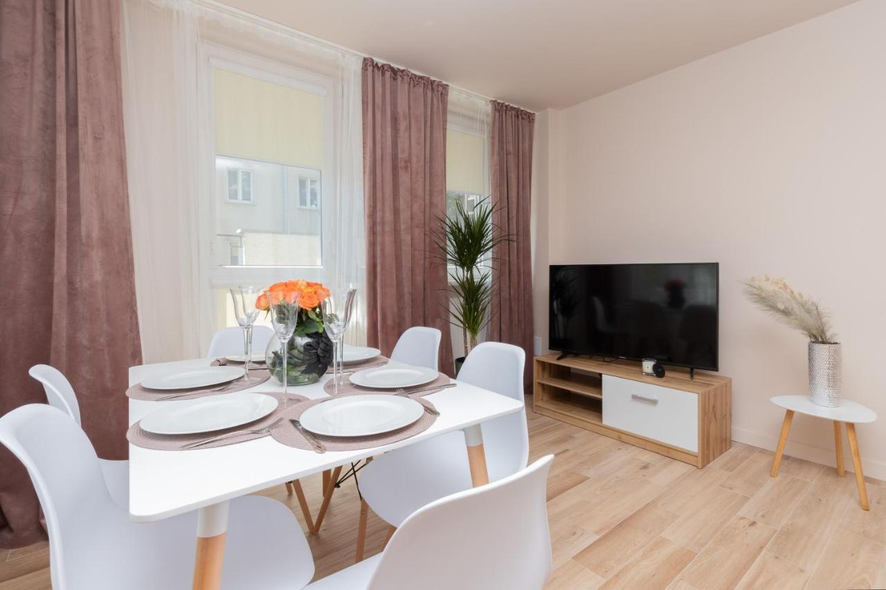 Mokotow Apartments Reytan By Noclegi Renters ワルシャワ エクステリア 写真