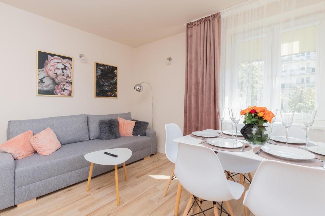Mokotow Apartments Reytan By Noclegi Renters ワルシャワ エクステリア 写真