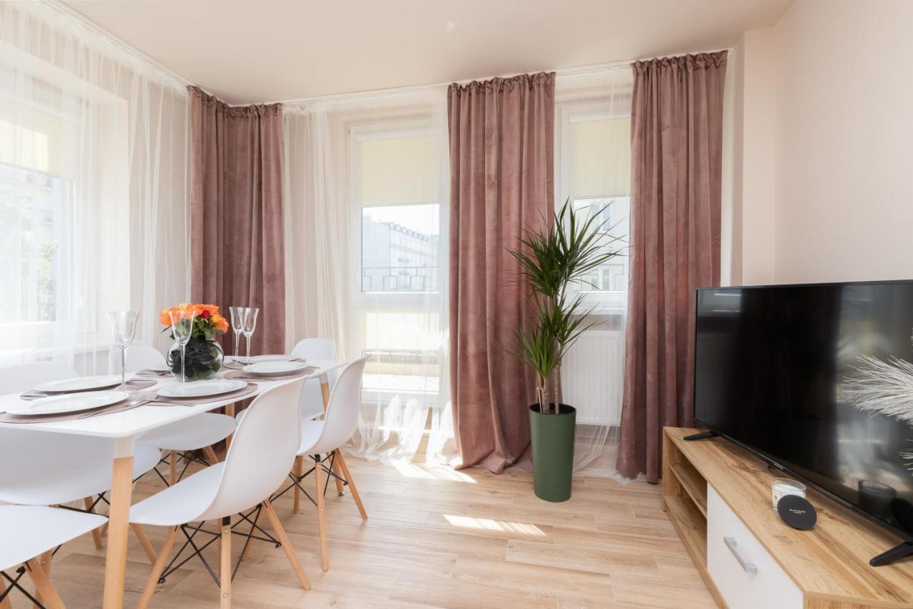 Mokotow Apartments Reytan By Noclegi Renters ワルシャワ エクステリア 写真